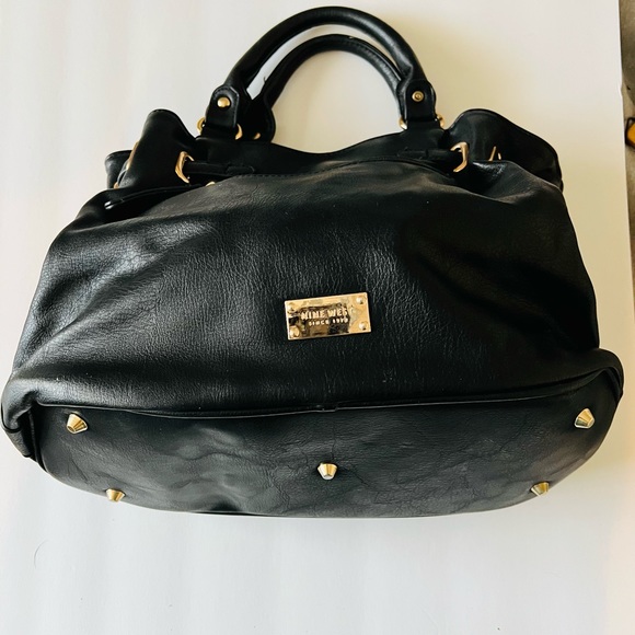 Black leather Nine West purse! The leather on this bag is AMAZING! Great quality - Picture 3 of 5